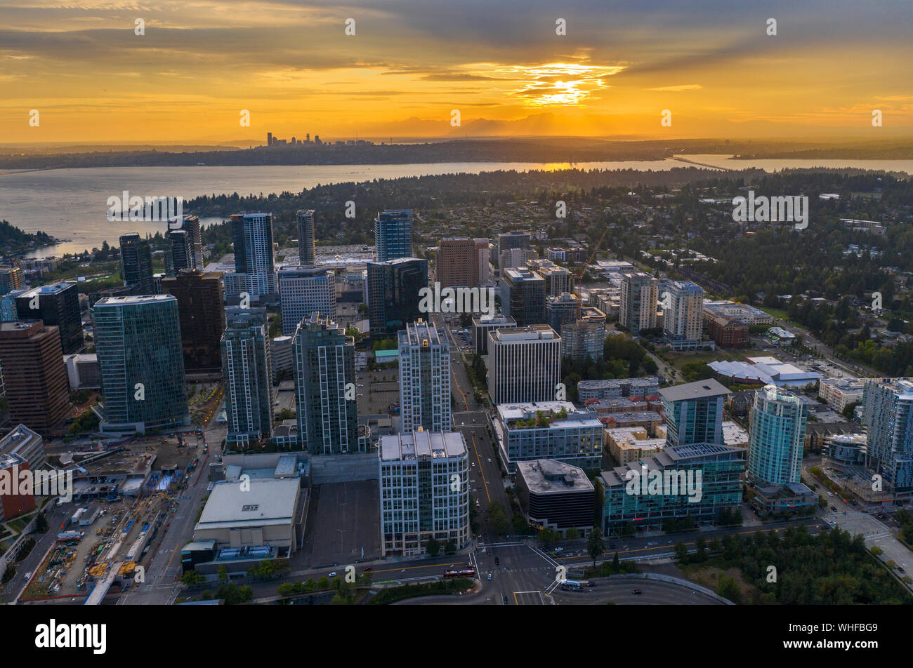 Drone Schuß der Stadt Bellevue von oben Stockfoto