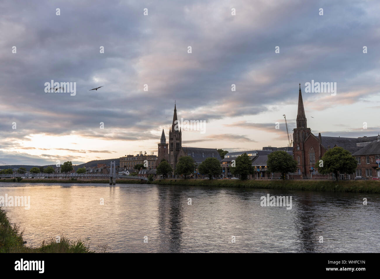 Inverness die Fußgängerbrücke in die Kapelle auf dem Fluss Ness beitritt Huntly Street und der Bank Street. Stockfoto