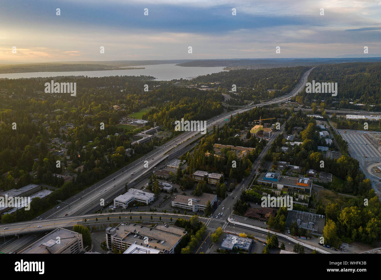 Drone Schuß der Stadt Bellevue von oben Stockfoto