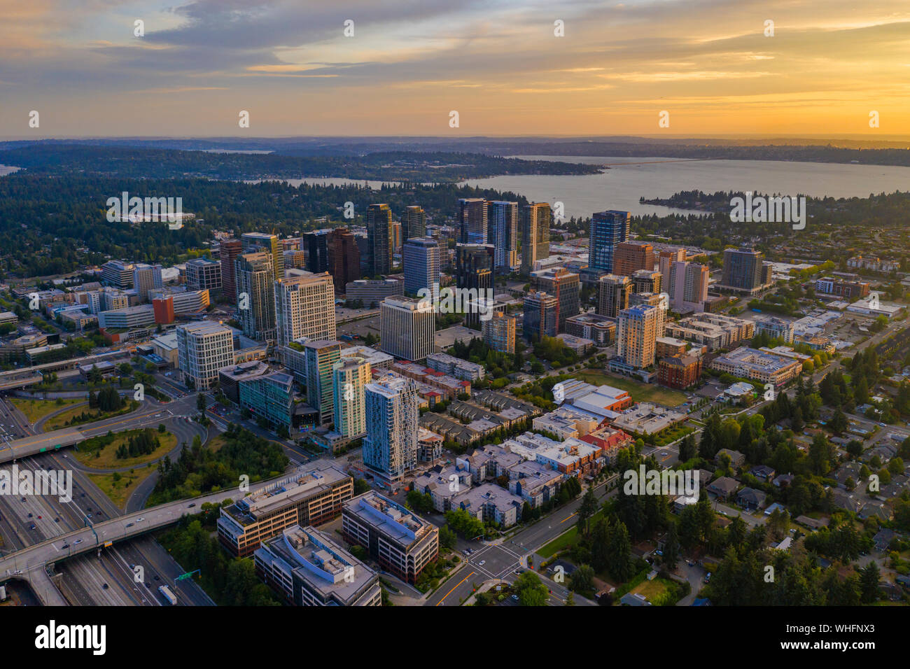 Drone Schuß der Stadt Bellevue von oben Stockfoto