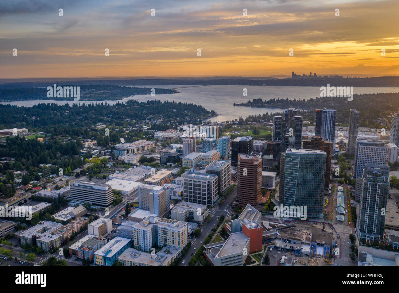 Drone Schuß der Stadt Bellevue von oben Stockfoto