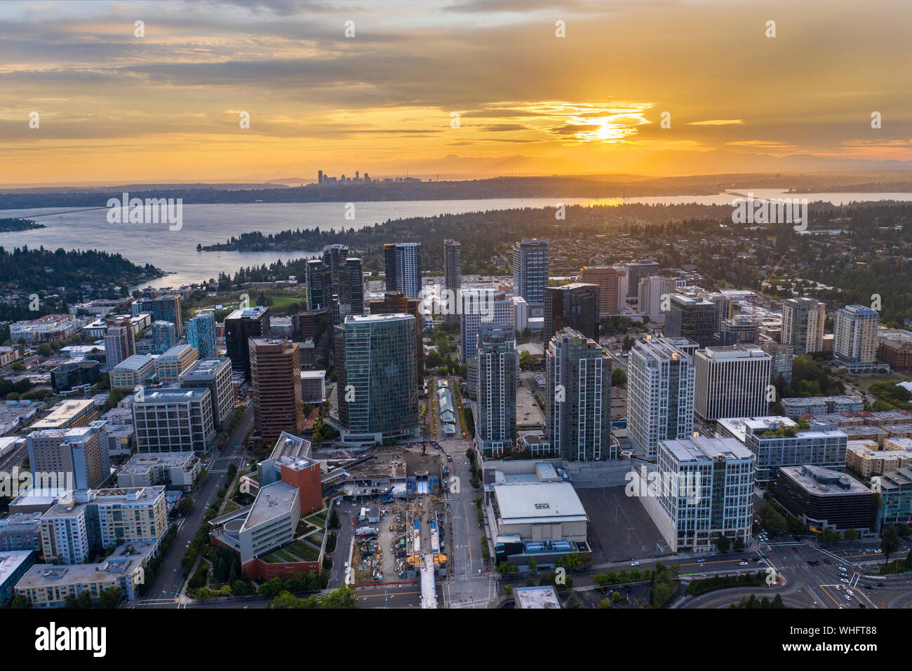 Drone Schuß der Stadt Bellevue von oben Stockfoto