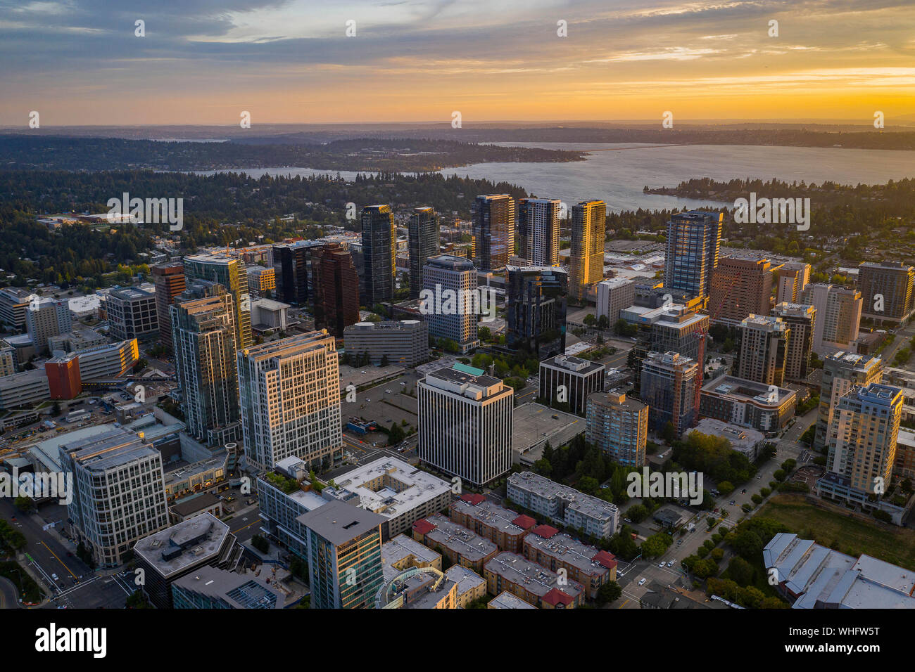 Drone Schuß der Stadt Bellevue von oben Stockfoto