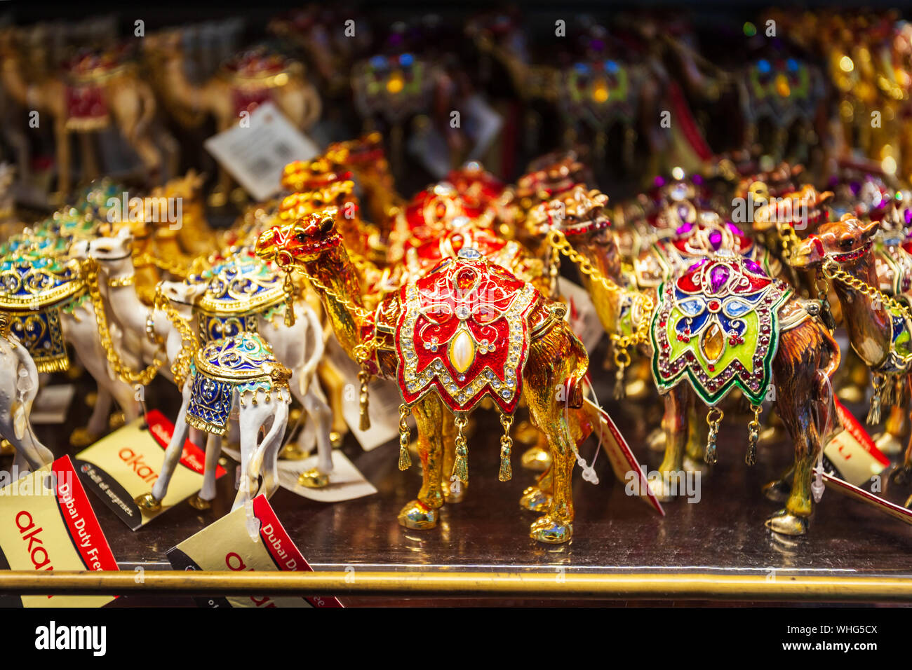 DUBAI, VAE - MÄRZ 02, 2019: Camel Spielzeug Souvenir in den Duty Free Zone in den Internationalen Flughafen von Dubai in den VEREINIGTEN ARABISCHEN EMIRATEN Stockfoto
