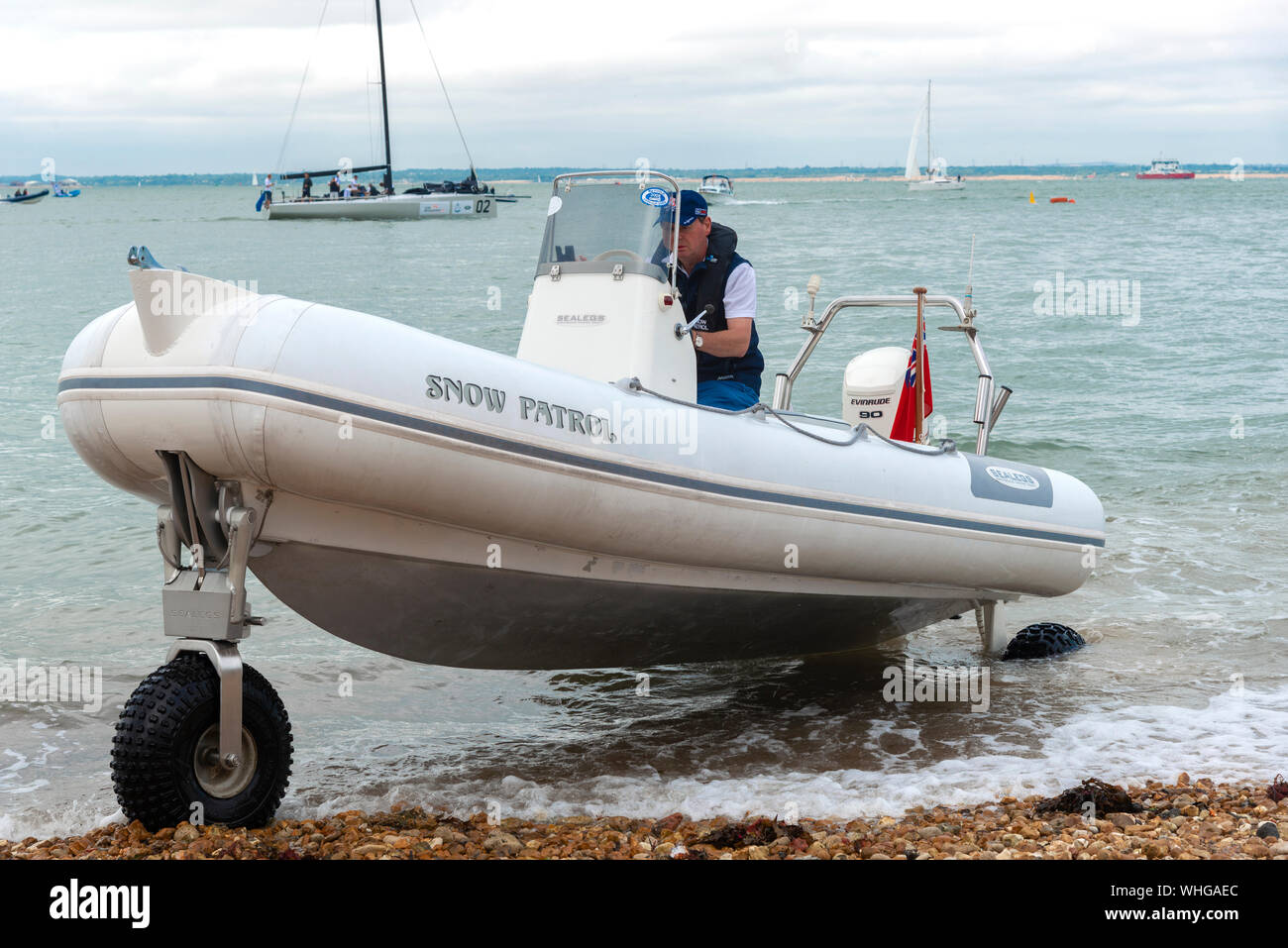 Sealegs amphibischen Handwerk oder Rippe Halterungen der Kiesstrand am Ägypten Punkt, Cowes, Isle of Wight, England, Großbritannien Stockfoto