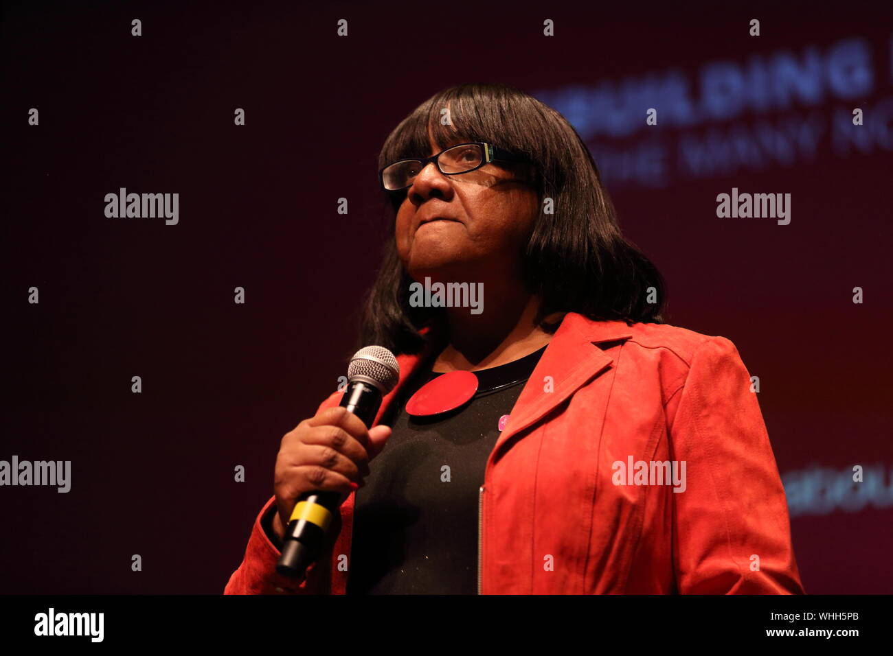 Salford, Greater Manchester, UK. 2. September, 2019. Arbeit shadow Home Secretary Dianne Abbott MP Adressen der Kundgebung auf dem Lowry Theater in Salford. Stockfoto