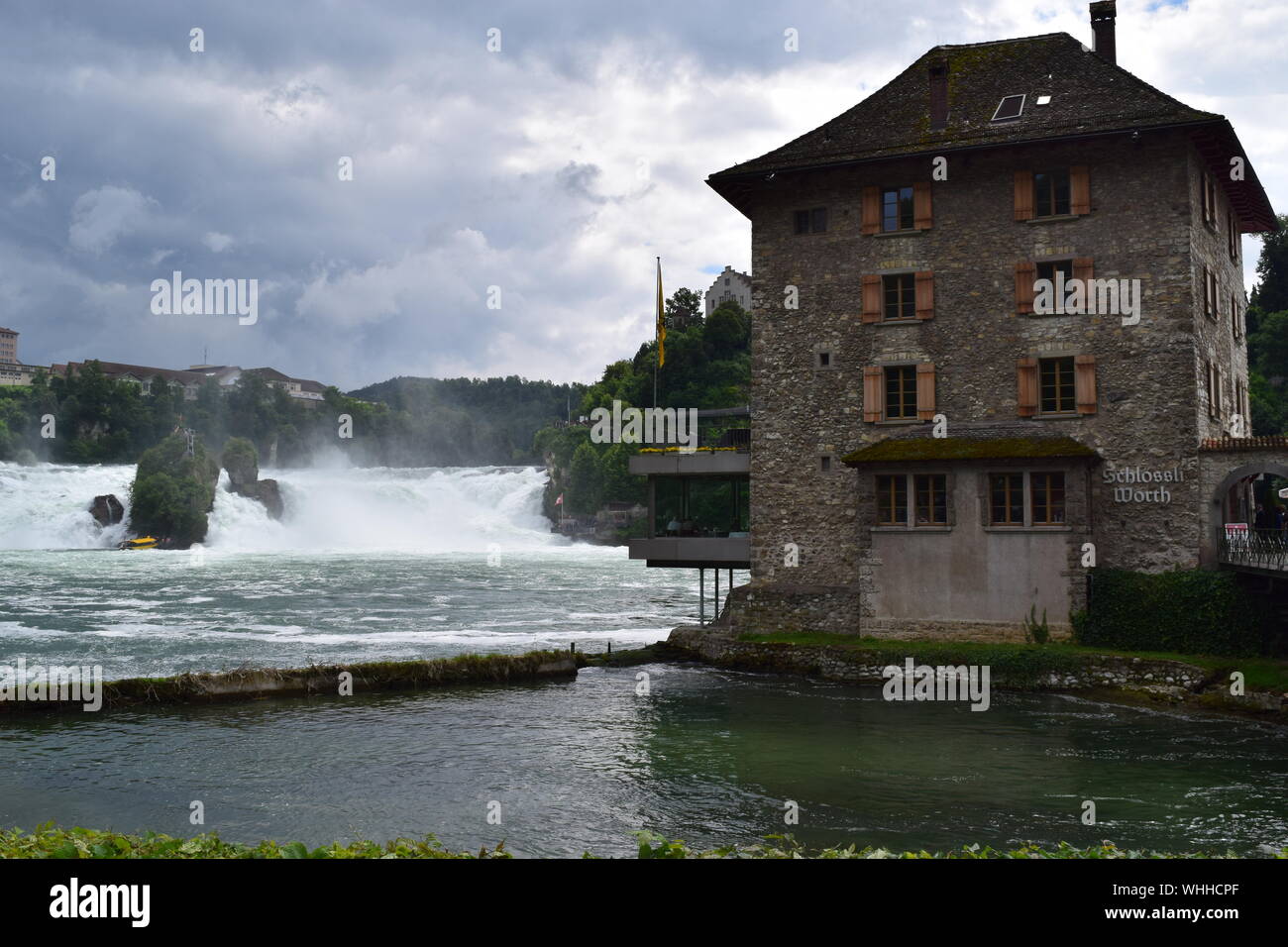 Die Schweiz Den grössten europäischen Rhinefalls Wasserfälle, auf deutsch-schweizer Grenze Stockfoto