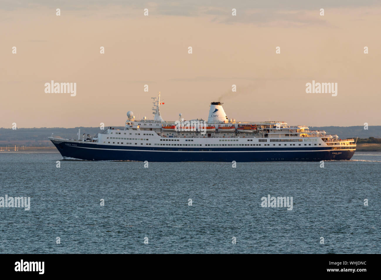 MS Marco Polo Kreuzfahrt durch die Globale Maritime Gruppe unter Charter besaß Großbritannien Kreuzfahrt & Maritime Fahrten auf der Themse Richtung Kanada Stockfoto