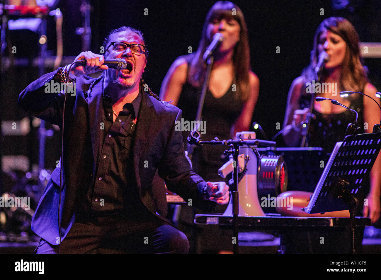 Mailand Italien. 02.September 2019. Der amerikanische Singer/Songwriter und Schauspieler Mike Patton führt live auf der Bühne des Teatro degli Arcimboldi während der 'mondo Cne-Tour 2019". Stockfoto