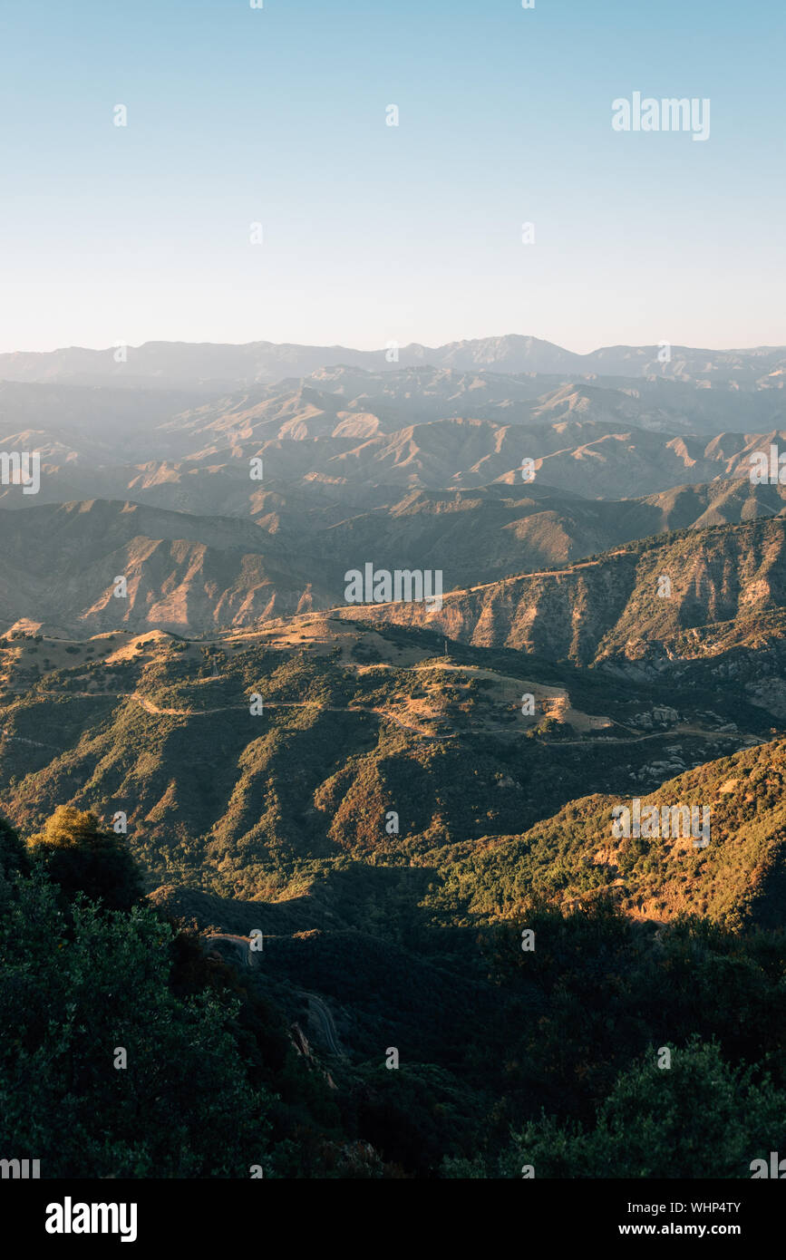 Blick auf den Santa Ynez Mountains von Camino Cielo, in Los Padres National Forest, in der Nähe von Santa Barbara, Kalifornien Stockfoto