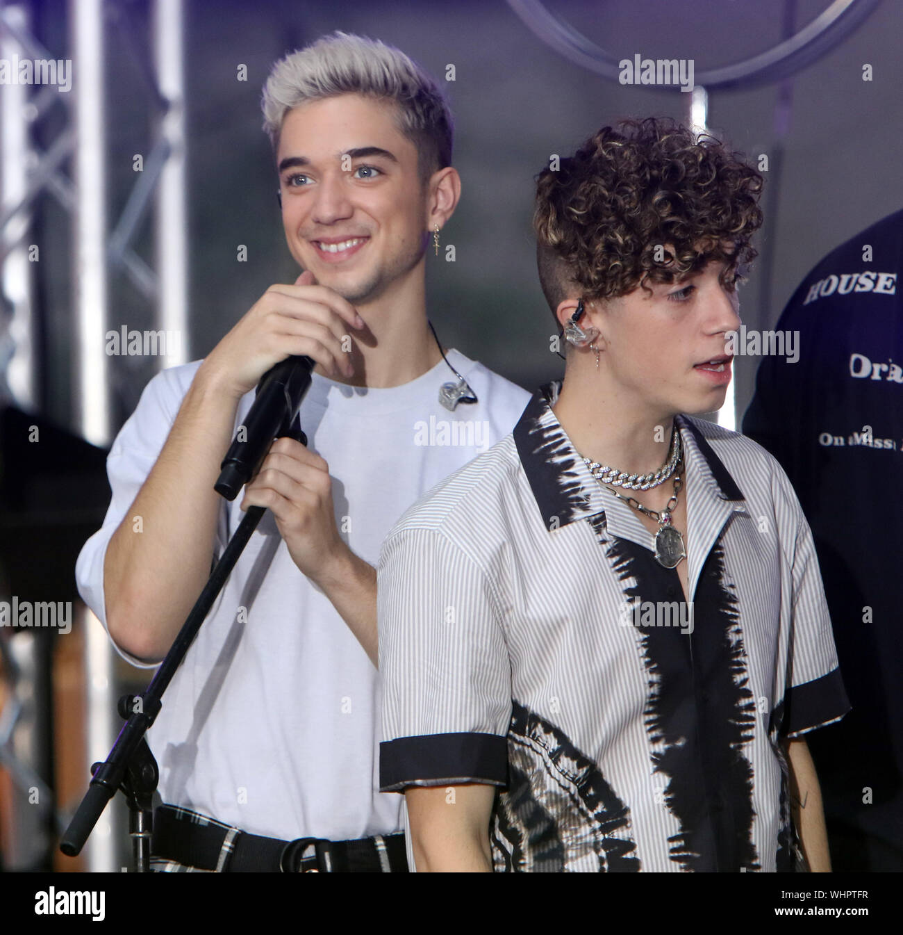New York, USA. September 02, 2019 Jona Marais Jack Avery, warum tun wir uns nicht an Todaty Show Konzert Reihe bei Rock Plaza in New York durchführen. September 02, 2019 Credit: RW/MediaPunch Credit: MediaPunch Inc/Alamy leben Nachrichten Stockfoto