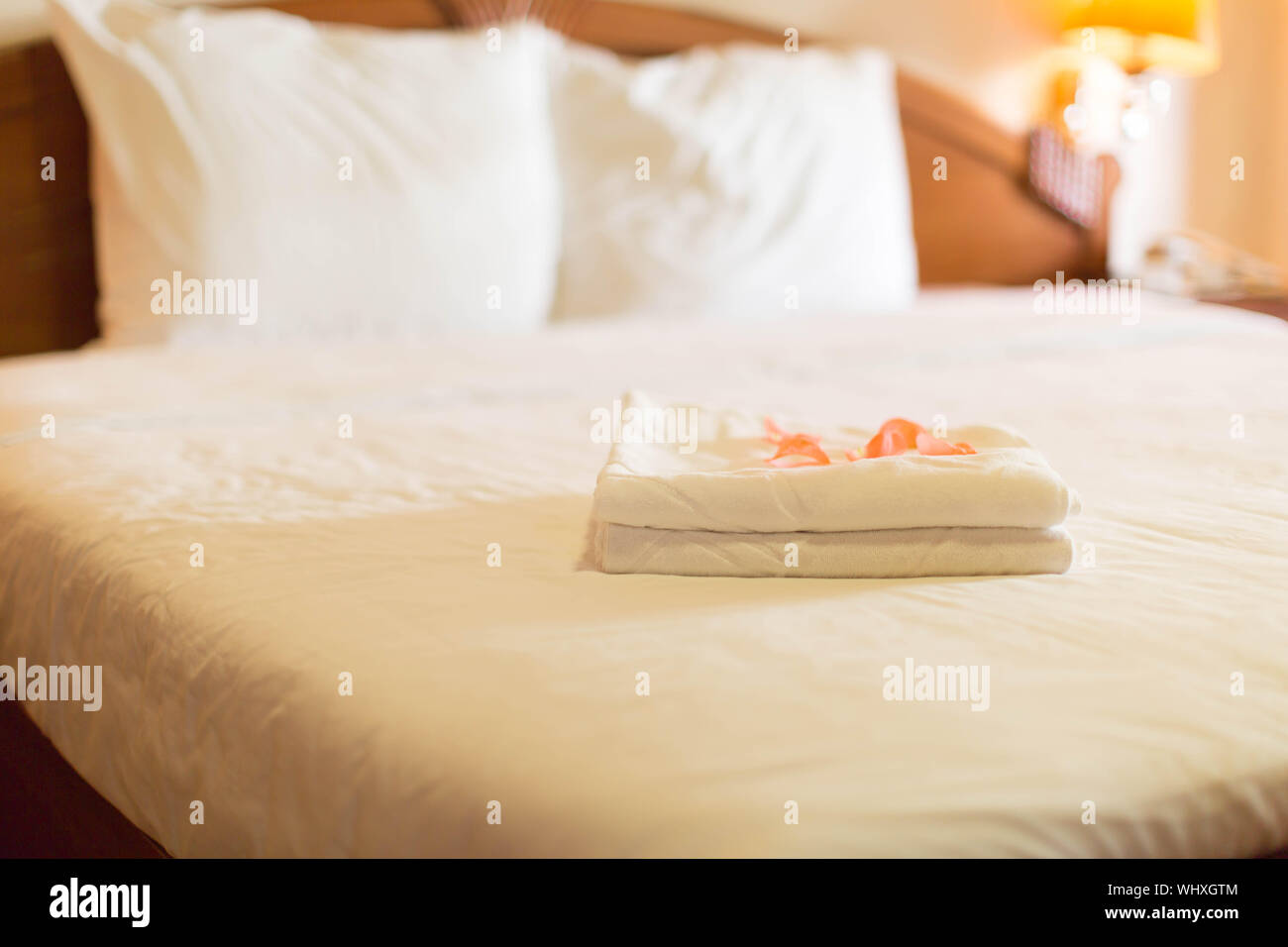 Ein Bett bereit, Gäste in einem Resort begrüßen zu dürfen Stockfoto