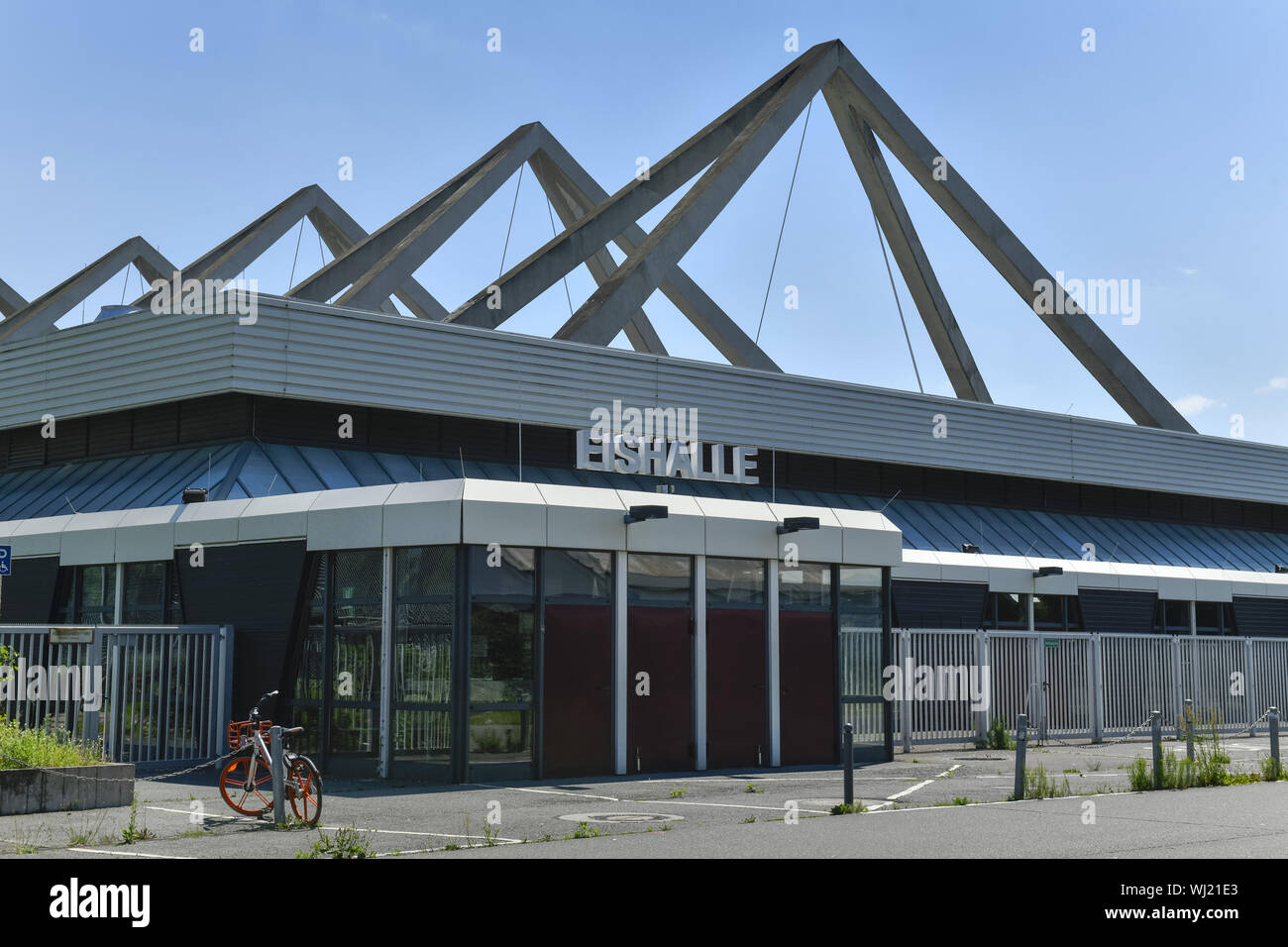 Anzeigen, Draußen, Draußen, Draußen, Außen, Berlin, Deutschland, Eishalle, Eissport, Ice Sports Hall, Eisstadion, Erika Hess Erika Hess Erika Stockfoto