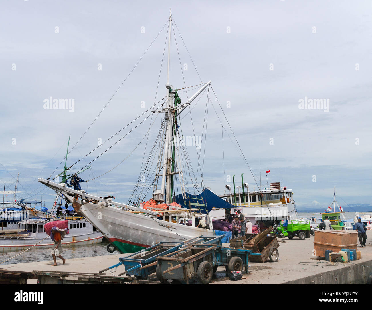 Pinisi in Paotere Hafen, Makassar, Sulawesi, Indonesien Stockfoto