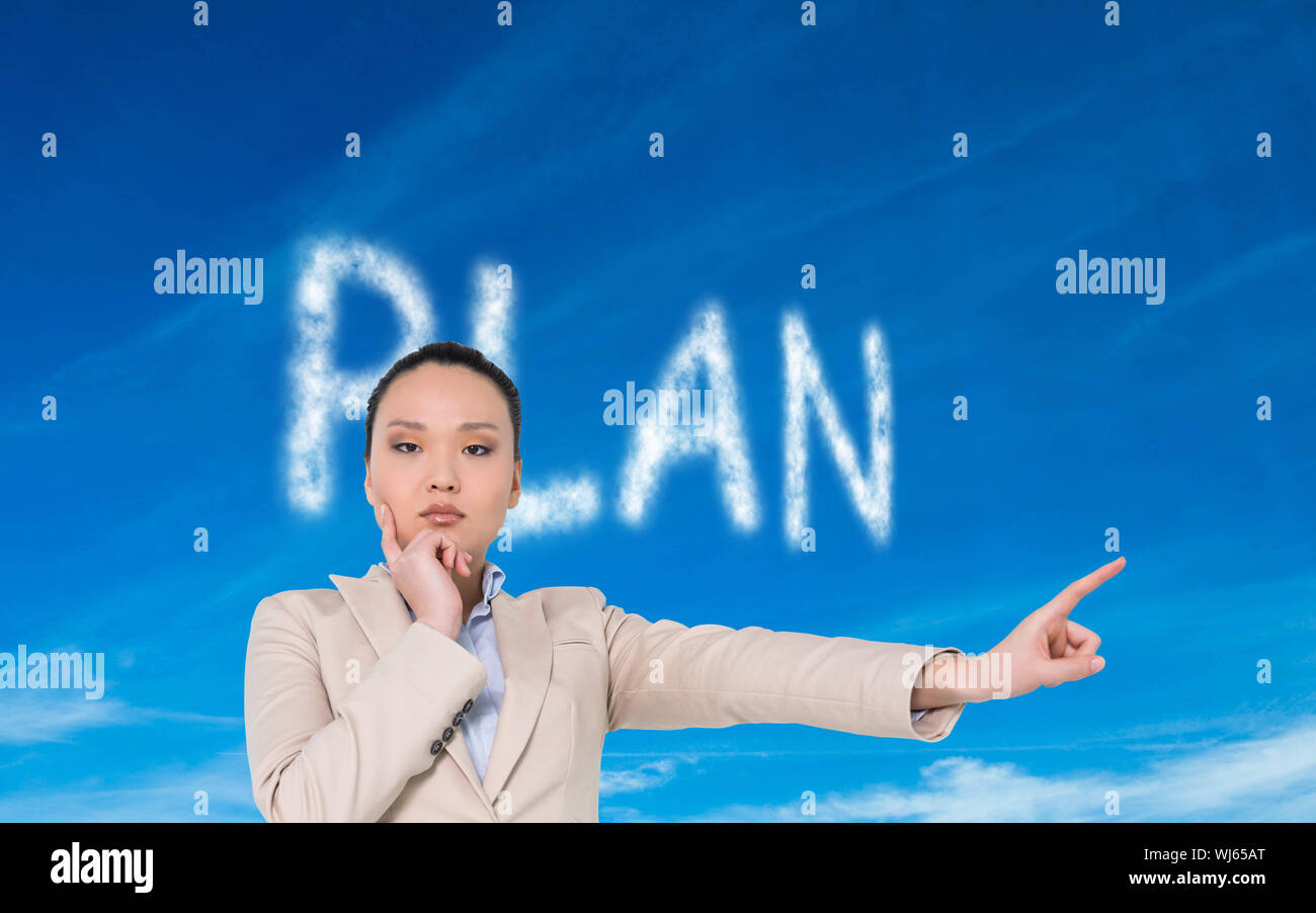 Zusammengesetztes Bild des nachdenklichen asiatische Geschäftsfrau zeigt Stockfoto