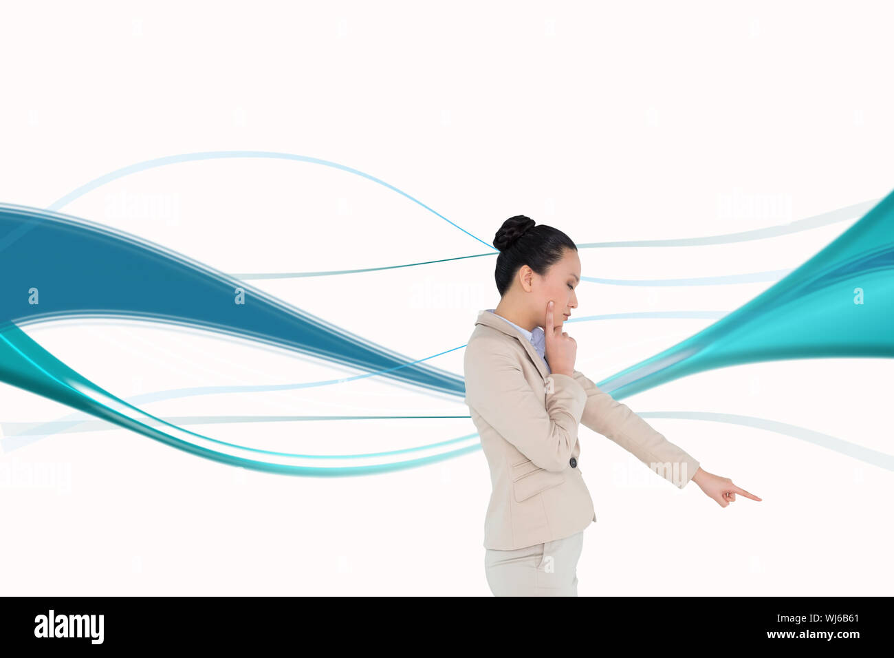 Zusammengesetztes Bild des nachdenklichen asiatische Geschäftsfrau zeigt Stockfoto