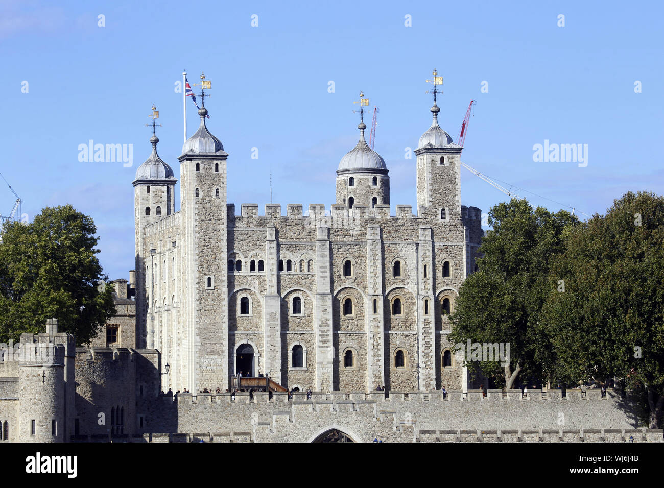 Der Tower of London von der Themse aus gesehen Stockfoto