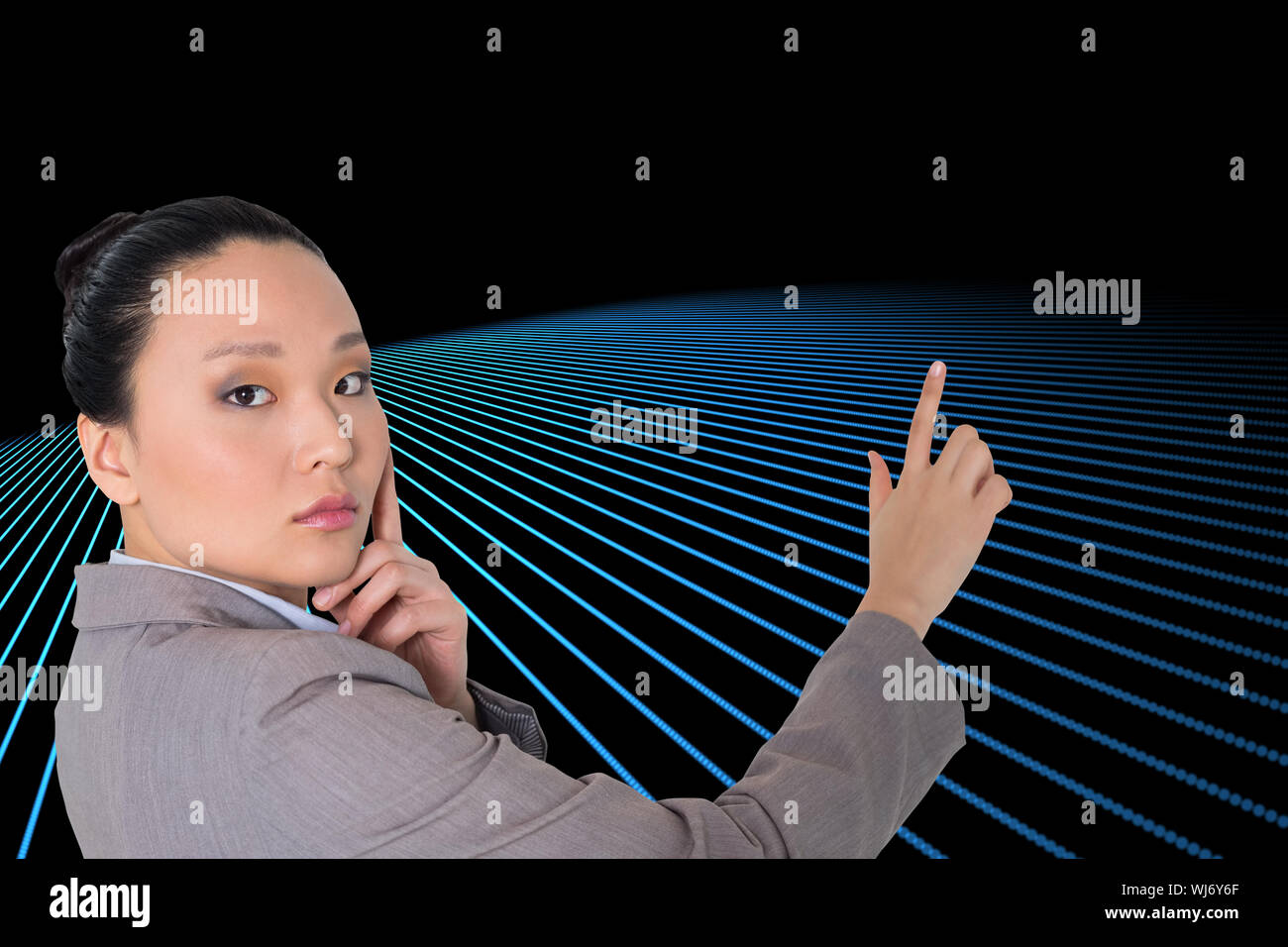 Zusammengesetztes Bild des nachdenklichen asiatische Geschäftsfrau zeigt Stockfoto