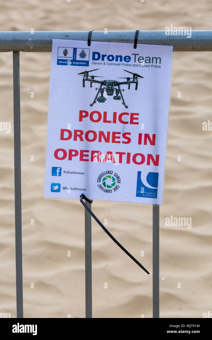 Polizei Drohnen in Betrieb anmelden Bournemouth Bournemouth Strand während der Festivals, Bournemouth, Dorset UK im August Stockfoto