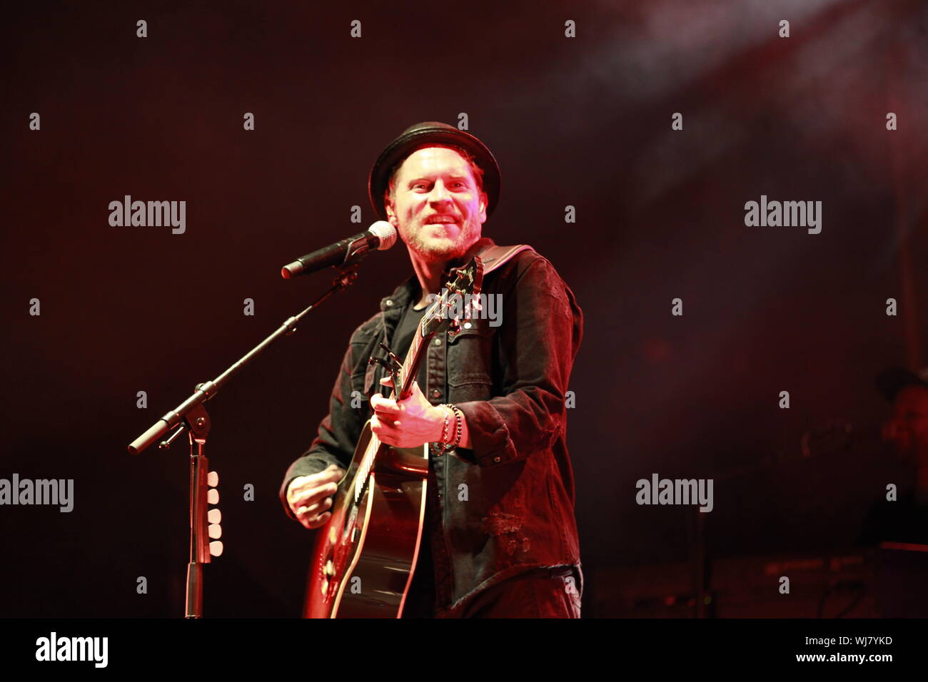  Foto zu Johannes Oerding live im Konzert in der landskron Kulturbrauerei 