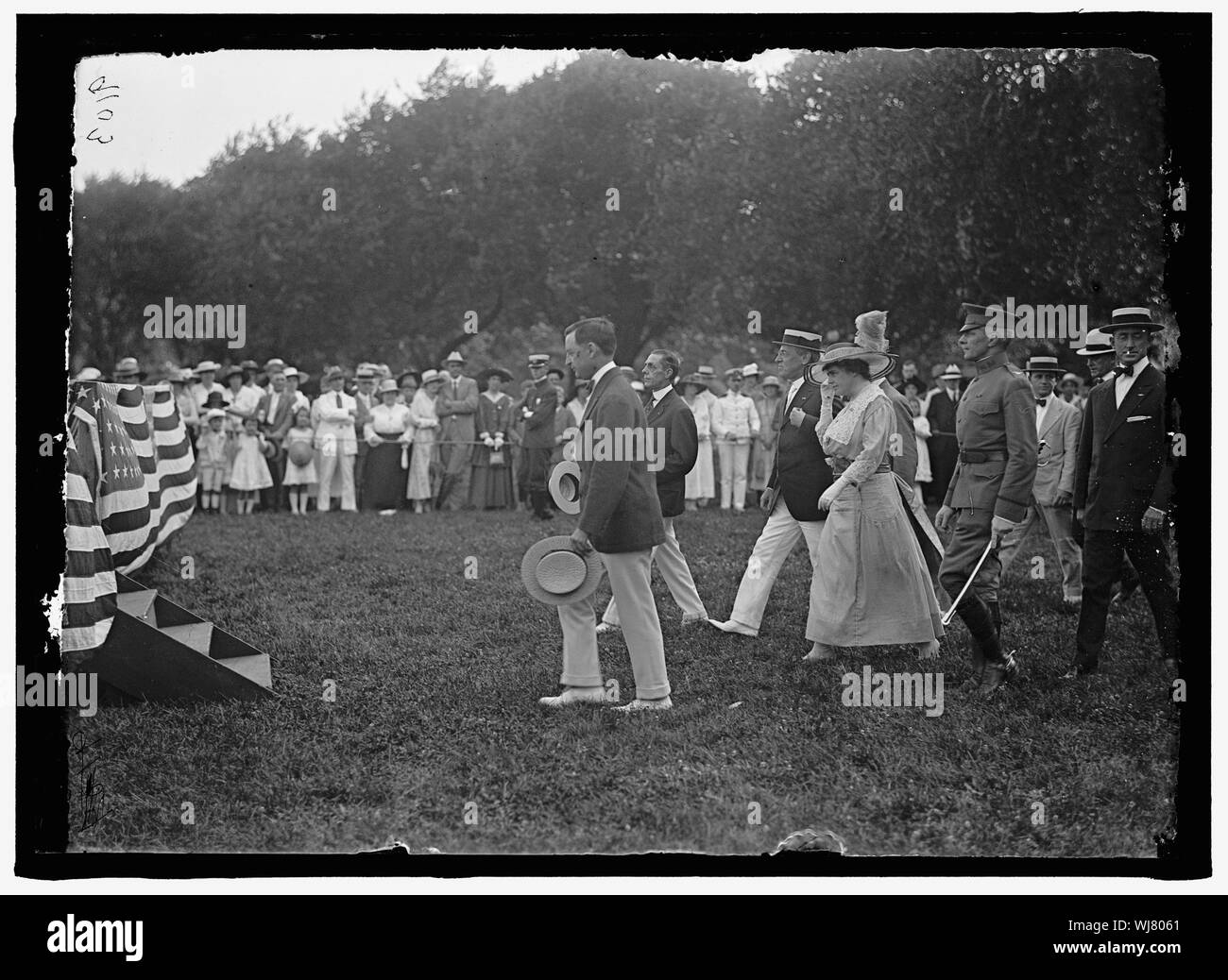 HOME GUARD. Organisation der Regierung, Sekretärinnen, GLEICHSTROM, PRÄSIDENT UND FRAU. WILSON, COL. HARTS, etc. ANREISE ZUR ÜBERPRÜFUNG Stockfoto