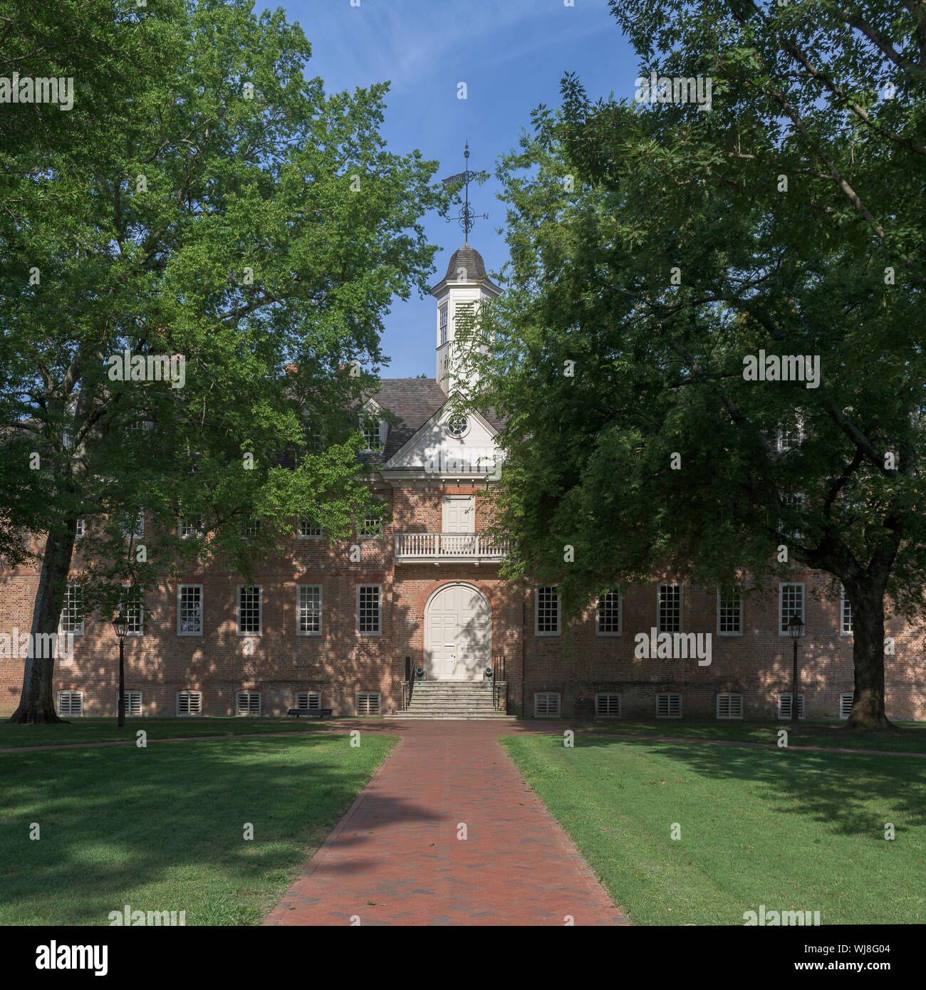 Wren Gebäude am westlichen Ende der Duke of Gloucester Straße auf dem Campus der William and Mary College in Williamsburg, Virginia Stockfoto