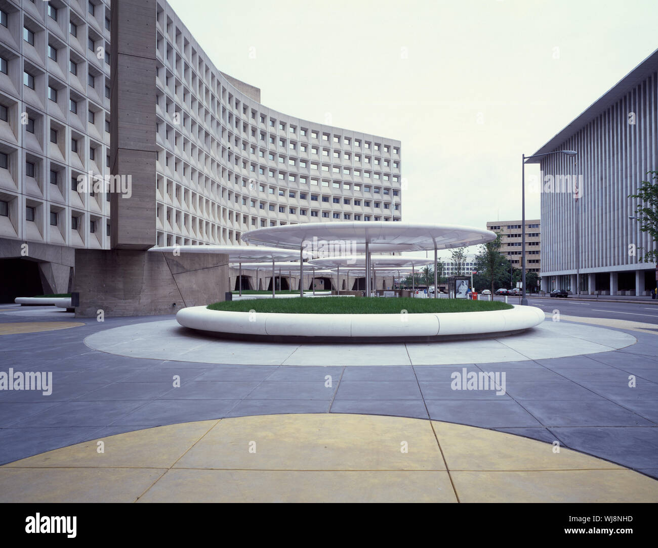 HUD Plaza vor dem Hauptquartier der US-Ministerium für Wohnungsbau und Stadtentwicklung, Washington, D.C Stockfoto