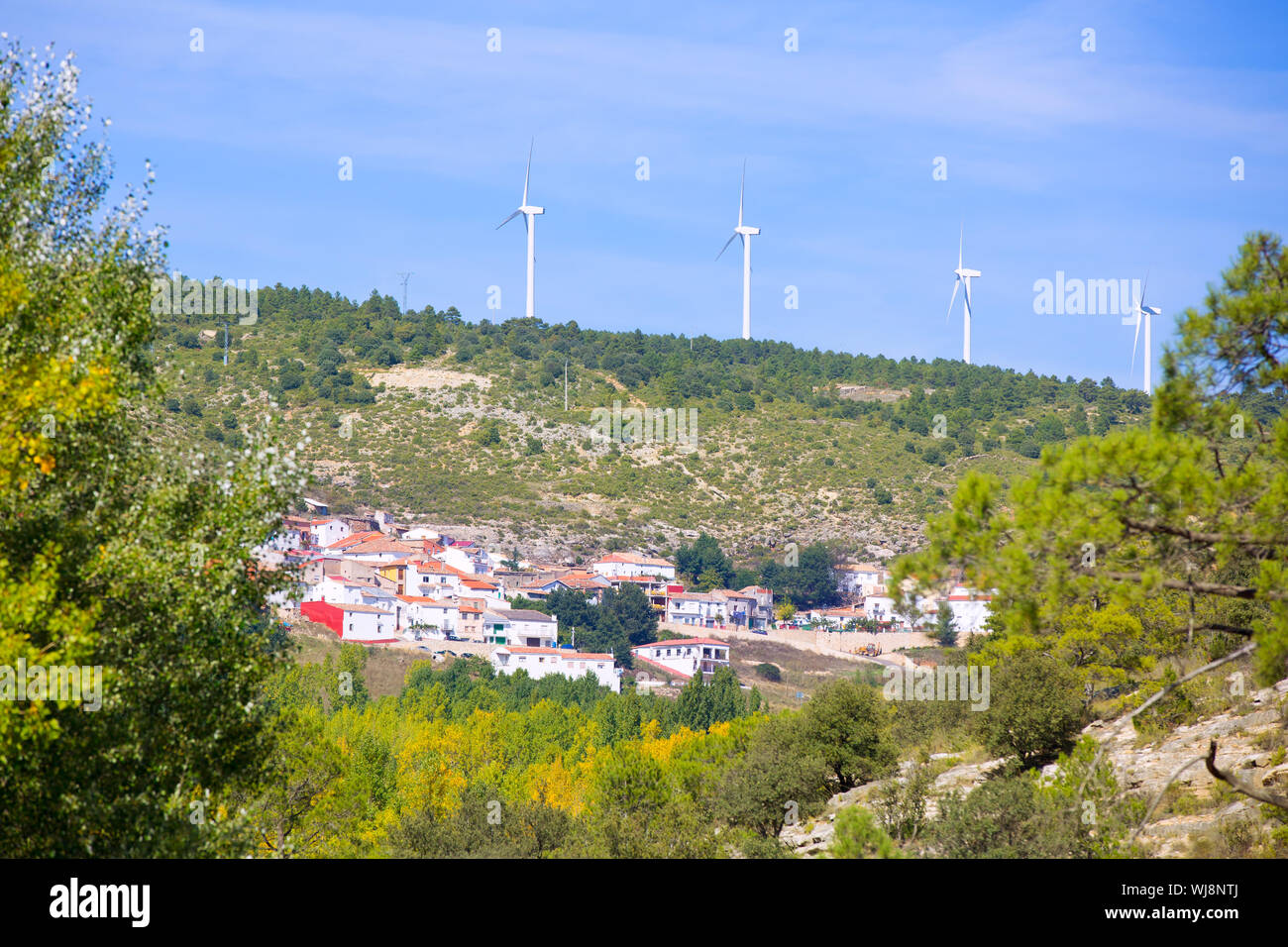 Cuenca San Martin de Boniches Dorf mit Windmühlen im Frühherbst Spanien Stockfoto