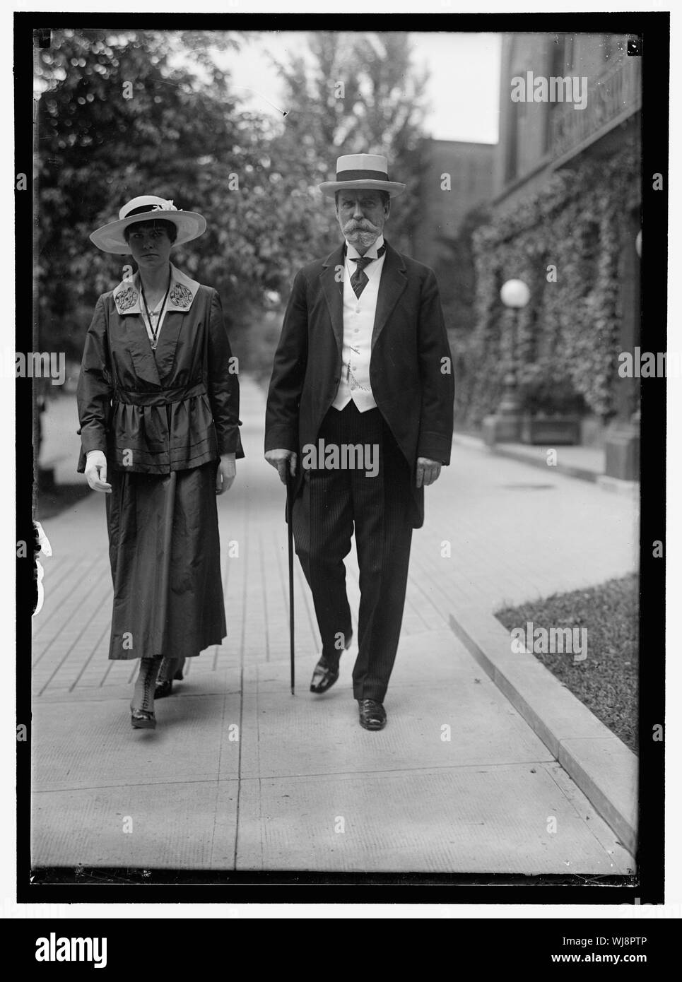 HUGHES, Charles Evans. Gouverneur von New York, 1907-1910; MA GERECHTIGKEIT DES SUPREME COURT, 1910-1916; Chief Justice, 1930 -. Mit Tochter, Katherine Stockfoto