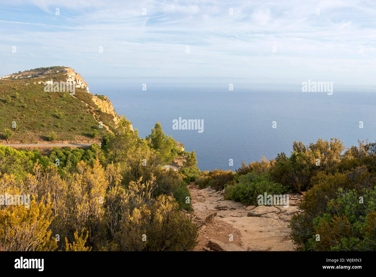 Cap Canaille höchste Steilklippe von Frankreich, ockerfarbenen Sandstein Landspitze auf der Mittelmeer Küste zwischen den Städten Cassis und La Ciotat Stockfoto