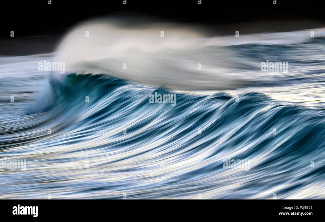 Glatte Welle in Bewegung mit Panning Effekt Stockfoto