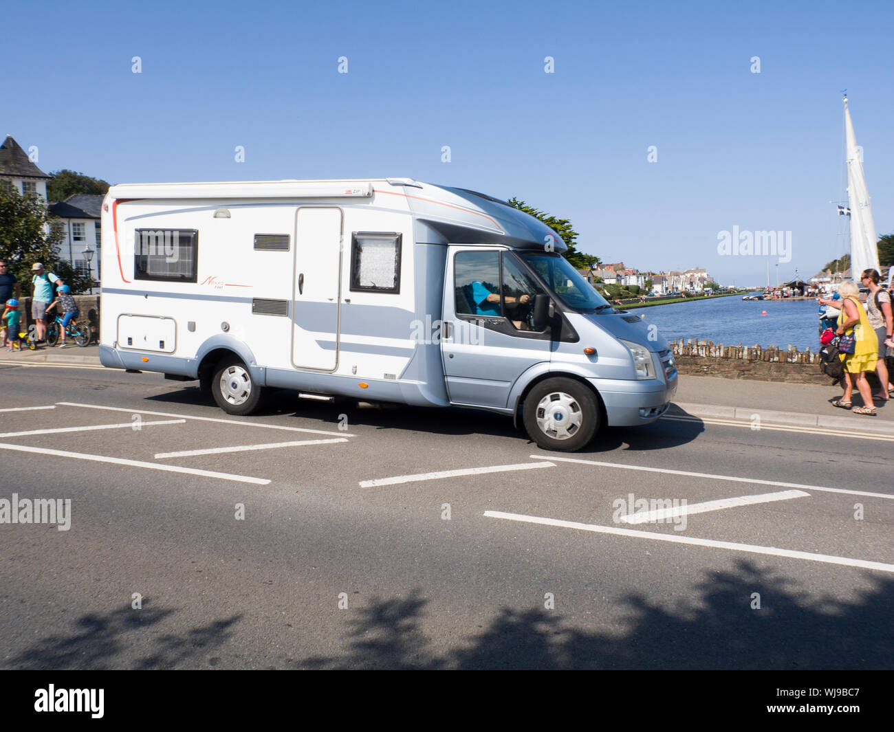 Reisemobil fahren in Bude, Cornwall, Großbritannien Stockfoto