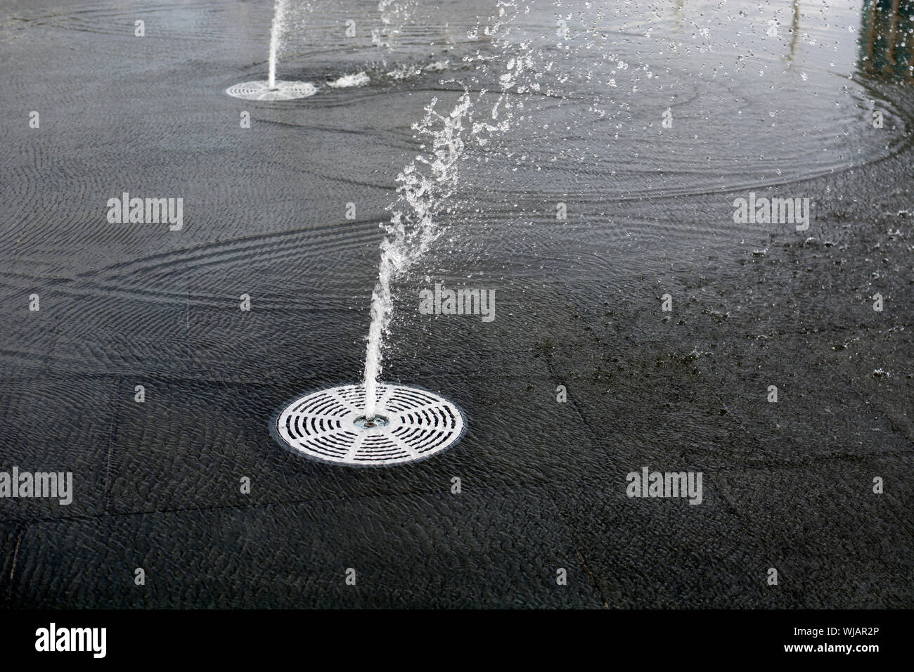 Neue Wasserspiel in Centenary Square, Birmingham, Großbritannien Stockfoto