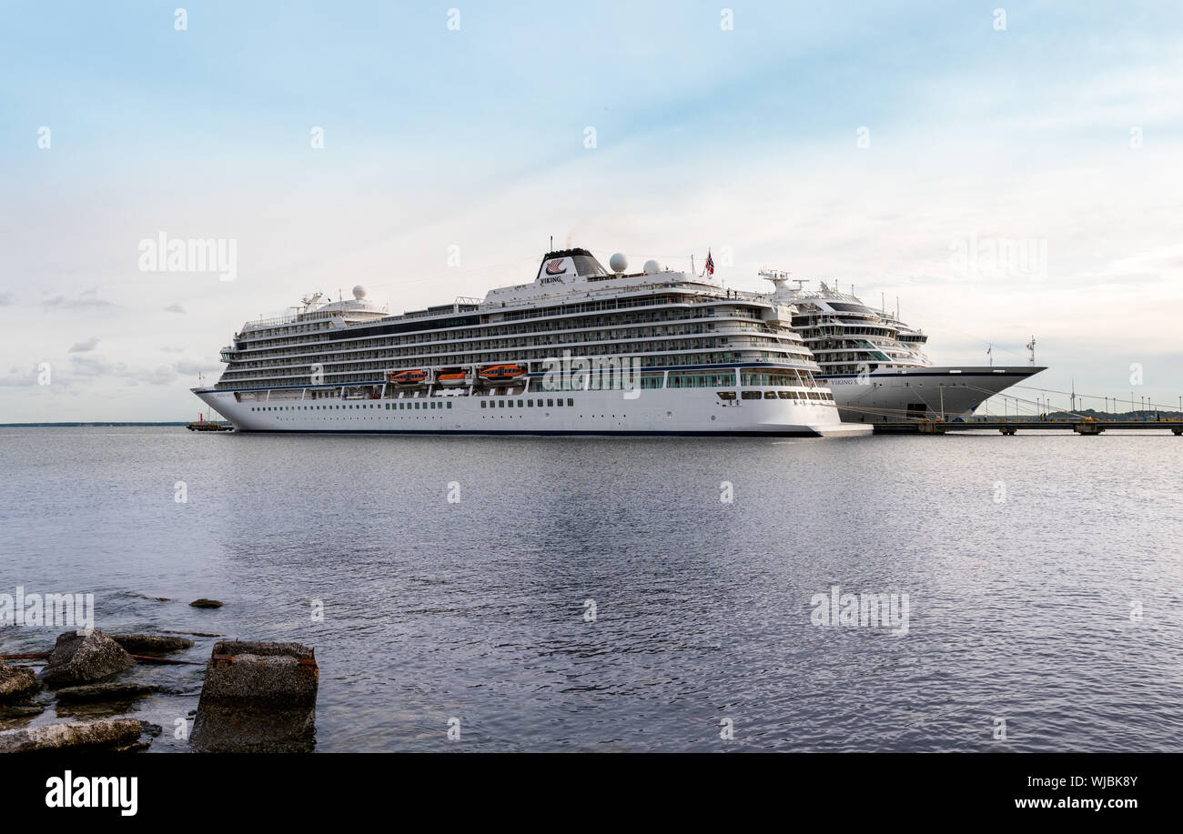 Kreuzfahrtschiffe MV Viking Himmel und Meer der MV Viking Viking Kreuzfahrten Flotte angedockt in Vanasadam Hafen Tallinn in Estland. Meer Kreuzfahrten in Europa. Stockfoto