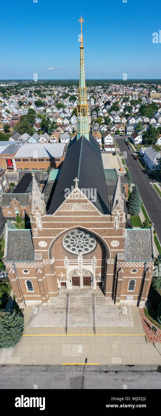 Hamtramck, Michigan - der St. Florian Kirche erhebt sich fast 200 Meter über Hamtramck. Die Kirche wurde 1908 im polnischen Cathed gebaut Stockfoto