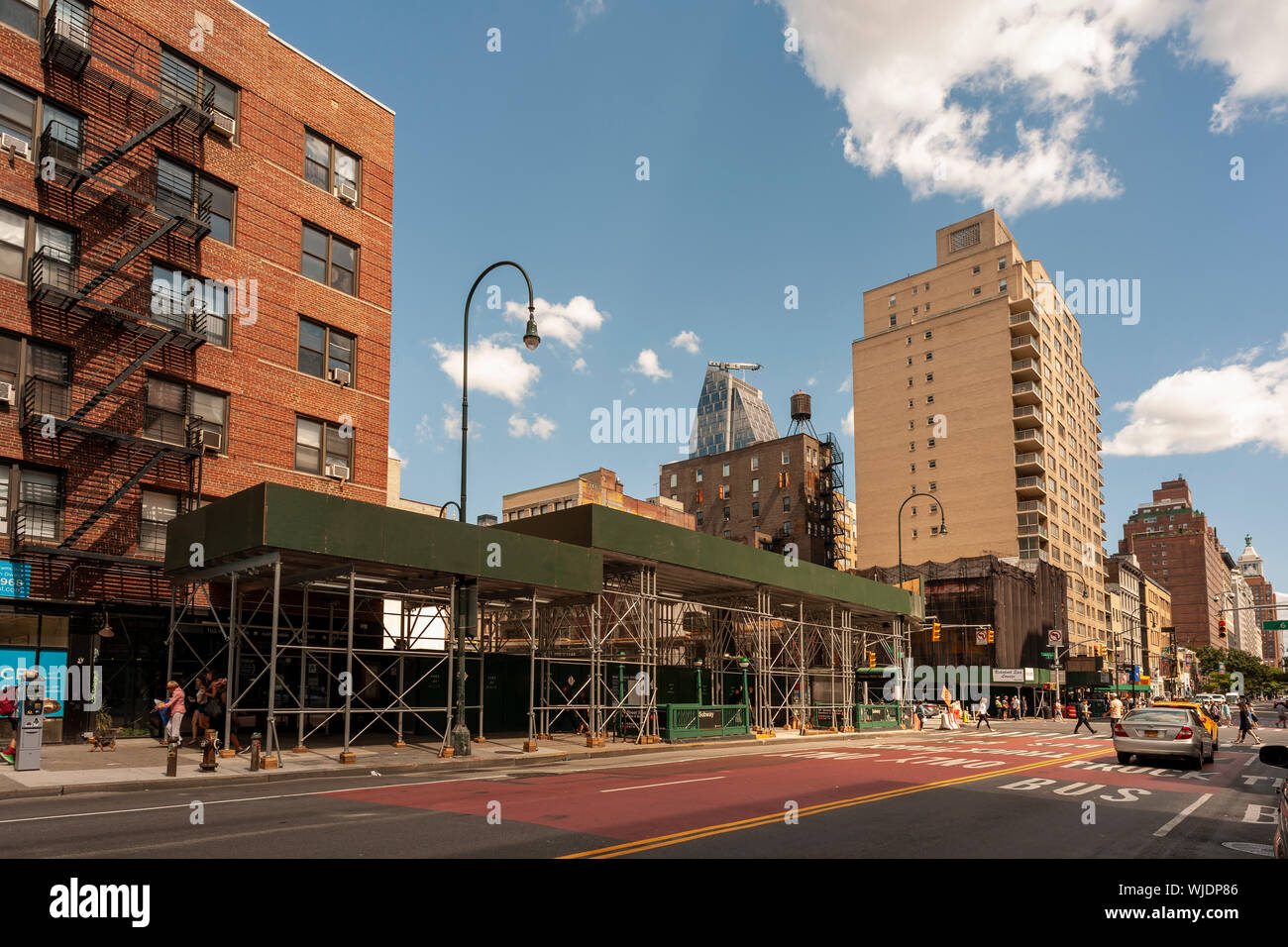 Bau- und Aktivitäten an der West 14th Street und Sixth Avenue an der Grenze der Stadtteile Chelsea und Greenwich Village in New York am Samstag, 24. August 2019. (© Richard B. Levine) Stockfoto