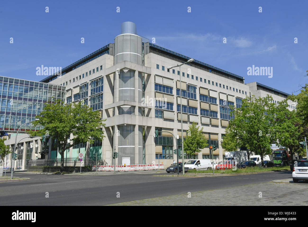 Anzeigen, Architektur, Außen, Draußen, Draußen, Außen, Behörde, Behörde, Berlin, Deutschland, Gebäude, Gebäude, Land lka LKA Stockfoto