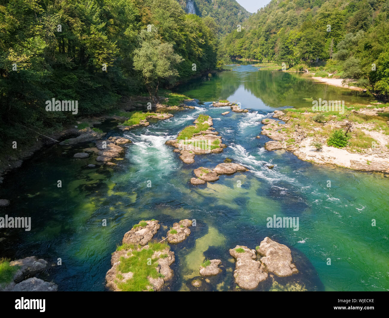 Luftaufnahme des Flusses Una in Bosna und Herzegowina Stockfoto