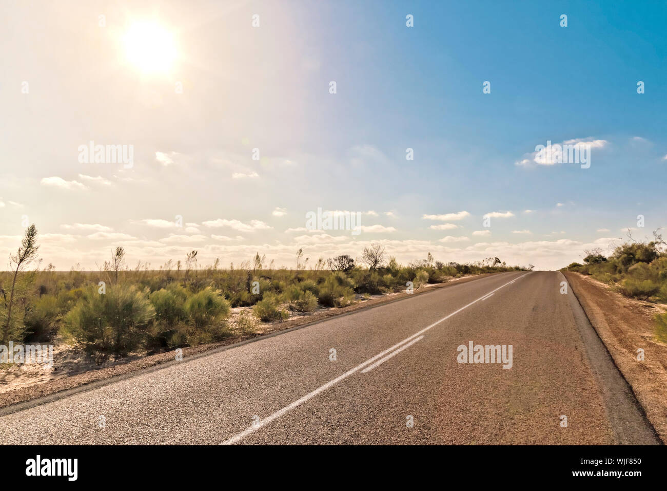Ein Bild von einem australischen Wüstenstraße Stockfoto