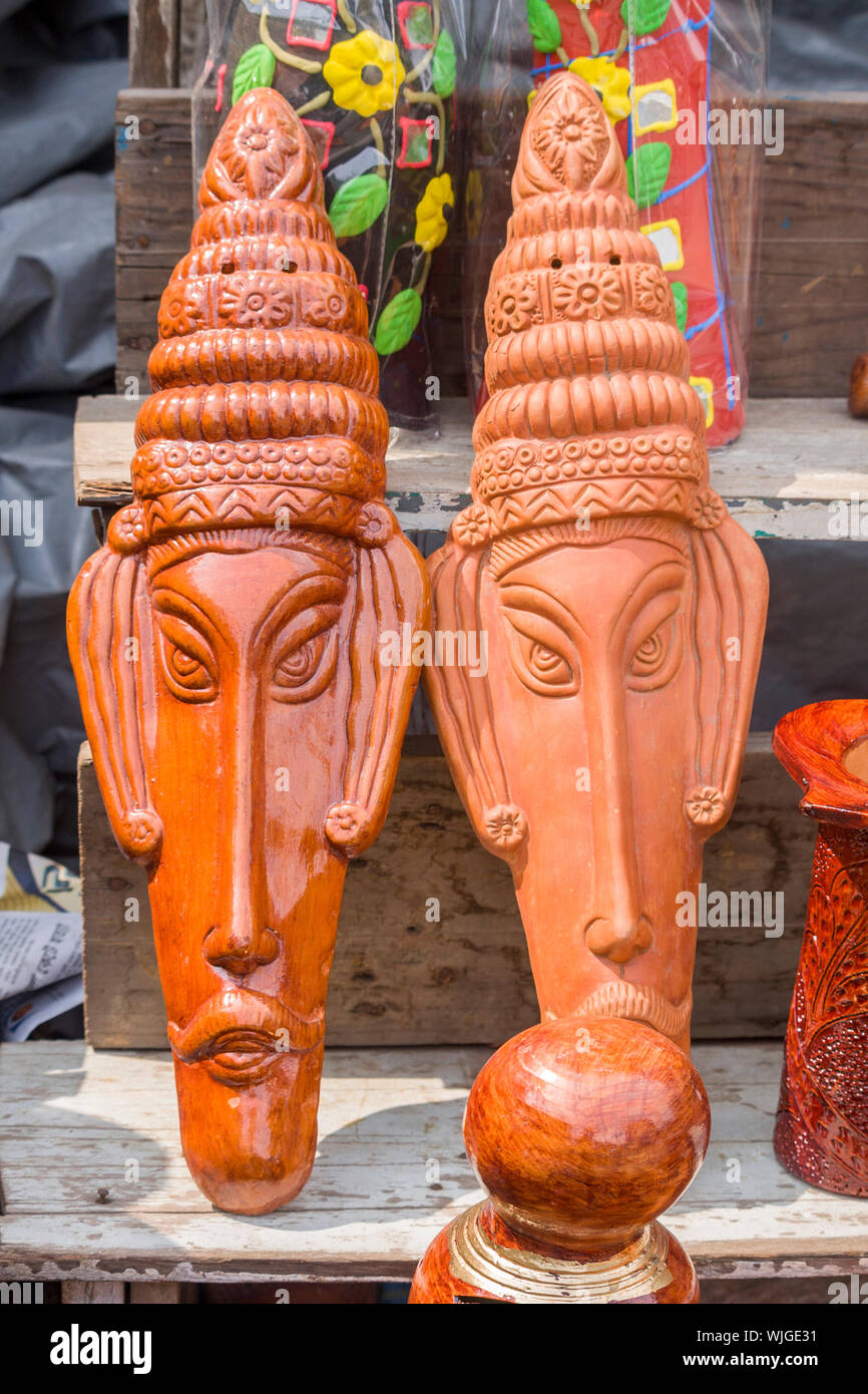 Traditioneller Markt, Handwerk, Töpferei, Holzbearbeitung Stockfoto