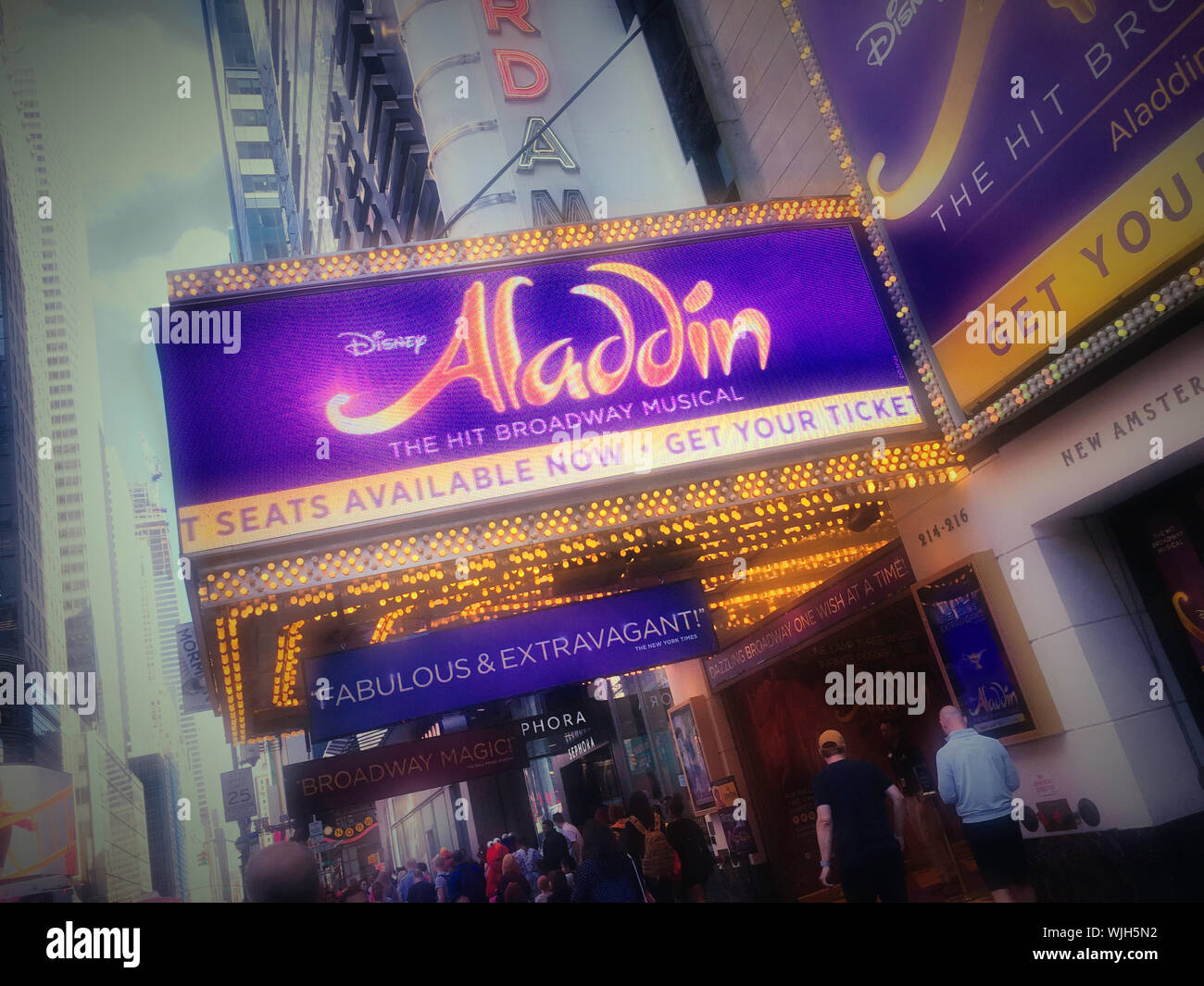 Aladdin Theater Festzelt, New Amsterdam Theater, Times Square, West 42nd Street, NYC Stockfoto
