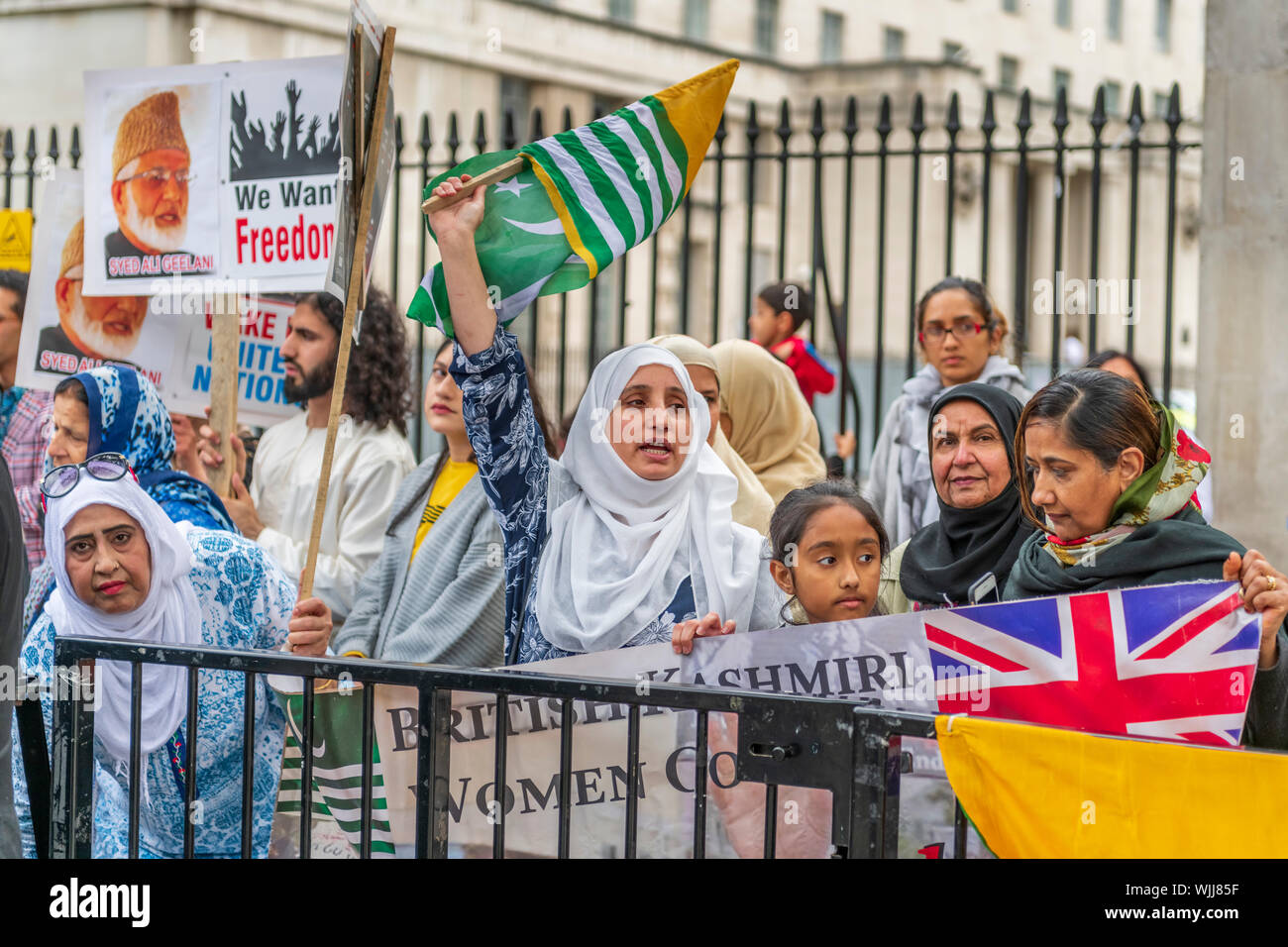 Westminster, London, England. 3. September, 2019. Die demonstranten März auf indischen hohe Kommission in London über die Modi Kaschmir "Lockdown". Große Massen marschierten in London am Parliament Square zu den indischen Hohe Kommission zur Unterstützung der Freiheit für KASCHMIRI als Indische auferlegten Sperren von Kaschmir sein 30 Tag eingegeben. Terry Mathews/Alamy Leben Nachrichten. Stockfoto