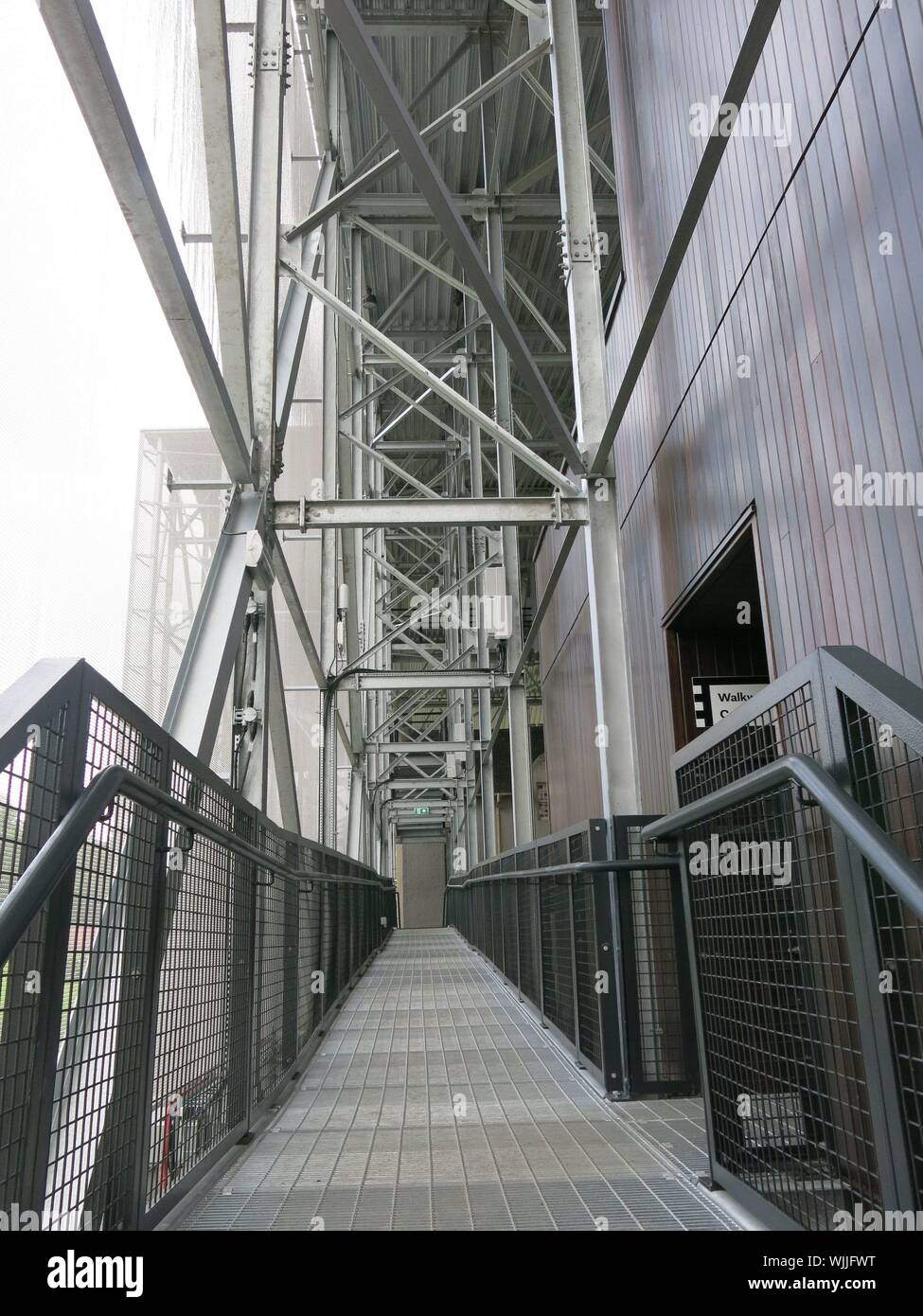 Externe Gehwege in der high-tech 'Box' über den Hügel errichtet bieten einzigartige Chancen Mackintosh's Architektur aus allen Blickwinkeln zu betrachten. Stockfoto