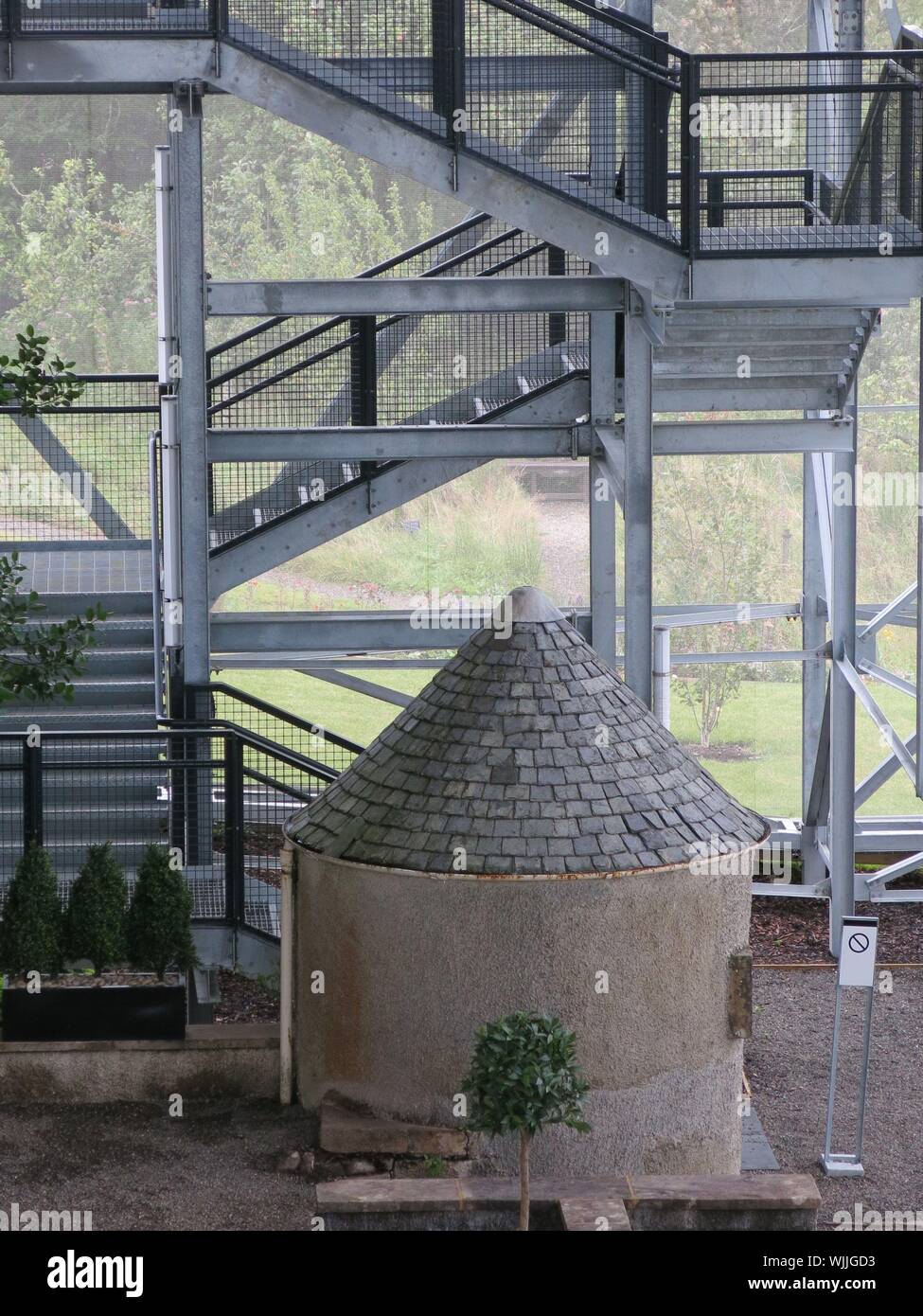 Externe Gehwege in der high-tech 'Box' über den Hügel errichtet bieten einzigartige Chancen Mackintosh's Architektur aus allen Blickwinkeln zu betrachten. Stockfoto