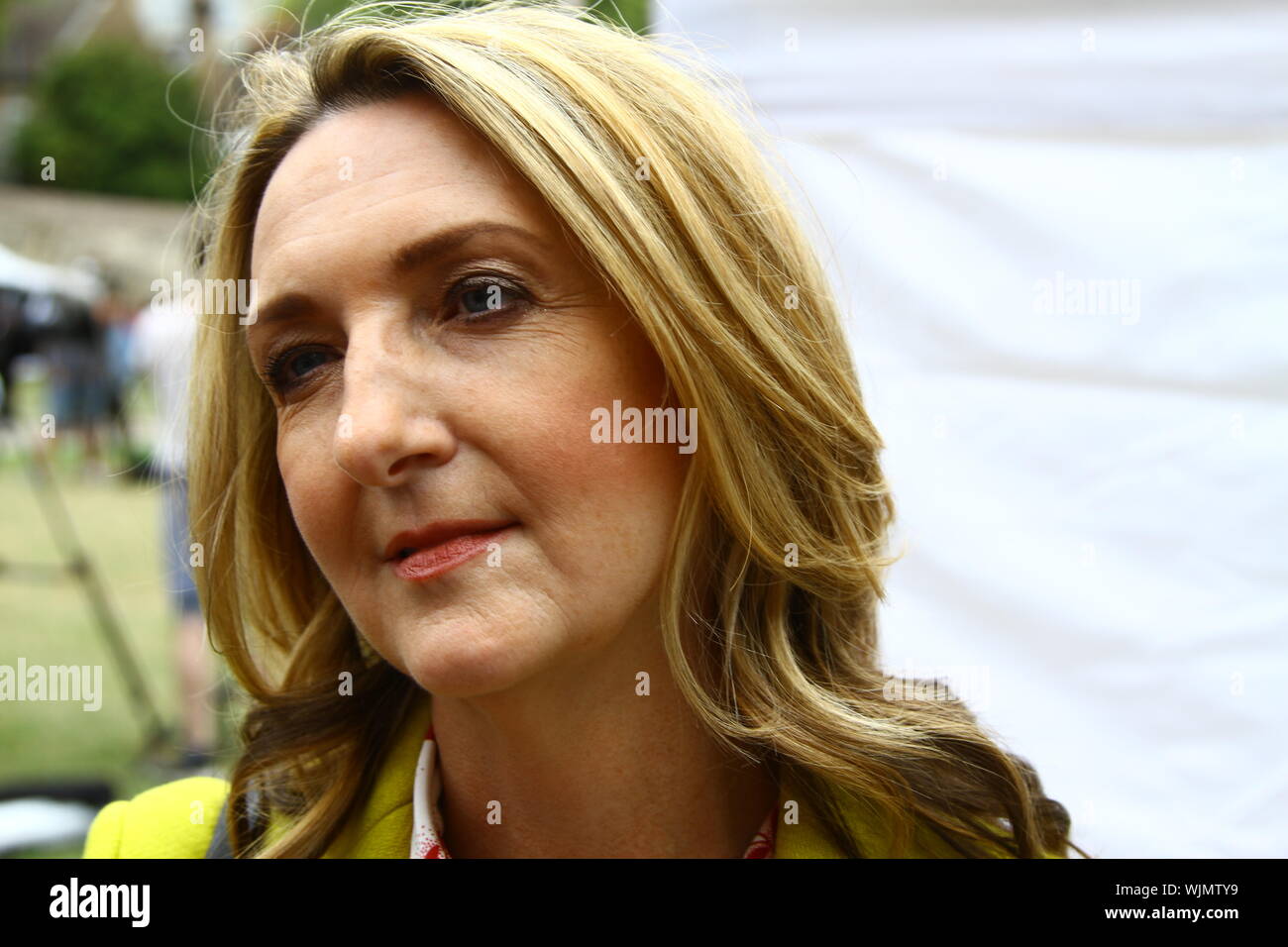 VICTORIA DERBYSHIRE am College Green, Westminster, Großbritannien am 3. September 2019. Journalisten. BBC-Moderatoren. VICTORIA DERBYSHIRE ZEIGEN. Medien. Fernsehen. Sender. Stockfoto