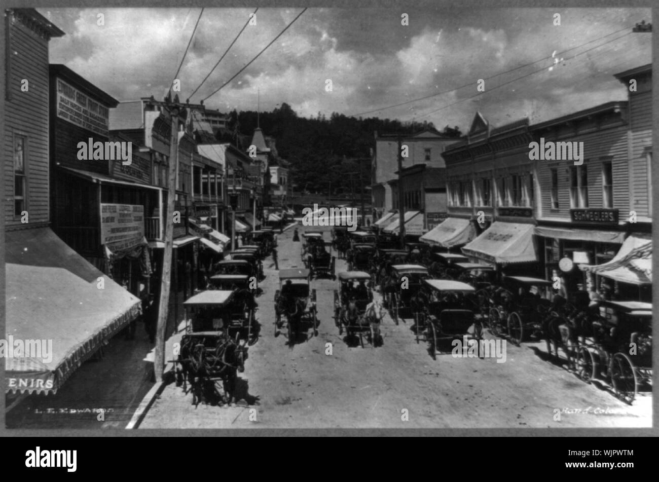 Pferd gezogenen Fahrzeugen auf der Main Street, Mackinac Island, Michigan Stockfoto