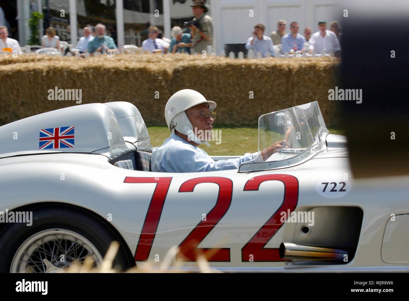 SIR Stirling Moss fährt sein 1955 Mercedes-Benz 300 SLR, Goodwood Festival der Geschwindigkeit 2003, 030711. Foto: Glyn Kirk/Aktion Plus. Treiber Treiber Racing. Motor Sport Sport Motorsport. kfz-Autos. Stockfoto