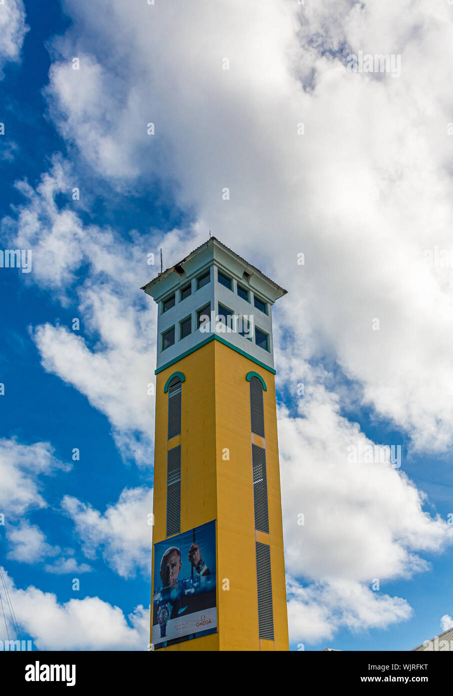 NASSAU, BAHAMAS - 2. September 2019: Nassau Bahamas wurde durch den Dauerregen und 185 MPH Winds aus Kategorie 5 Dorian, welche Station waren schlug Stockfoto