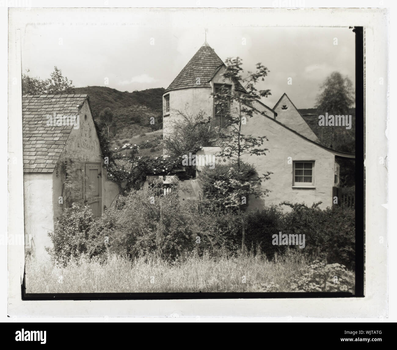 Haus an der französischen Dorf, Highland Avenue, Hollywood, Kalifornien. Garage Stockfoto