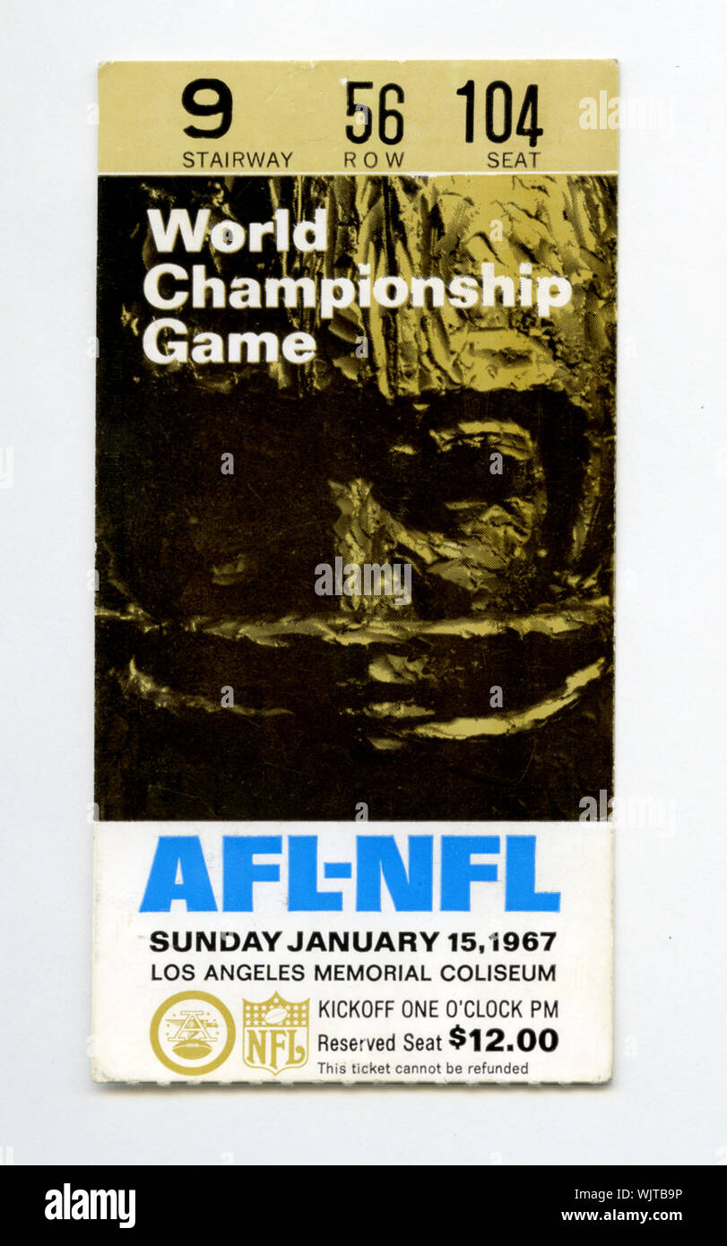 Souvenir Ticket Stub für den ersten Super Bowl Spiel, das auf der Los Angeles Memorial Coliseum 1967 gehalten wurde und das AFL-NFL World Championship Game zwischen den Green Bay Packers und die Kansas City Chiefs genannt. Stockfoto